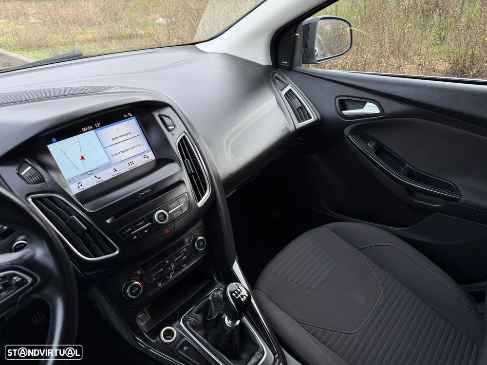Ford Focus 1.0 EcoBoost Business - 22