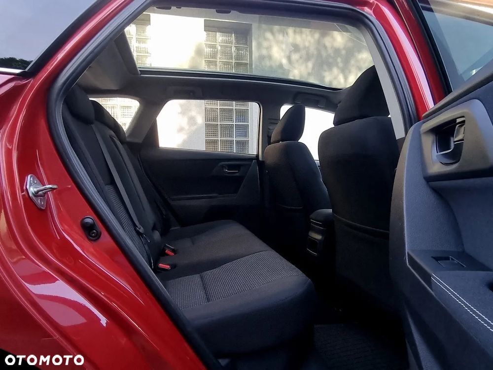 Toyota Auris - 12