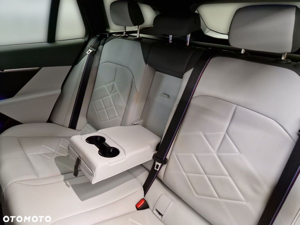 BMW Seria 5 530e xDrive PHEV M Sport - 18