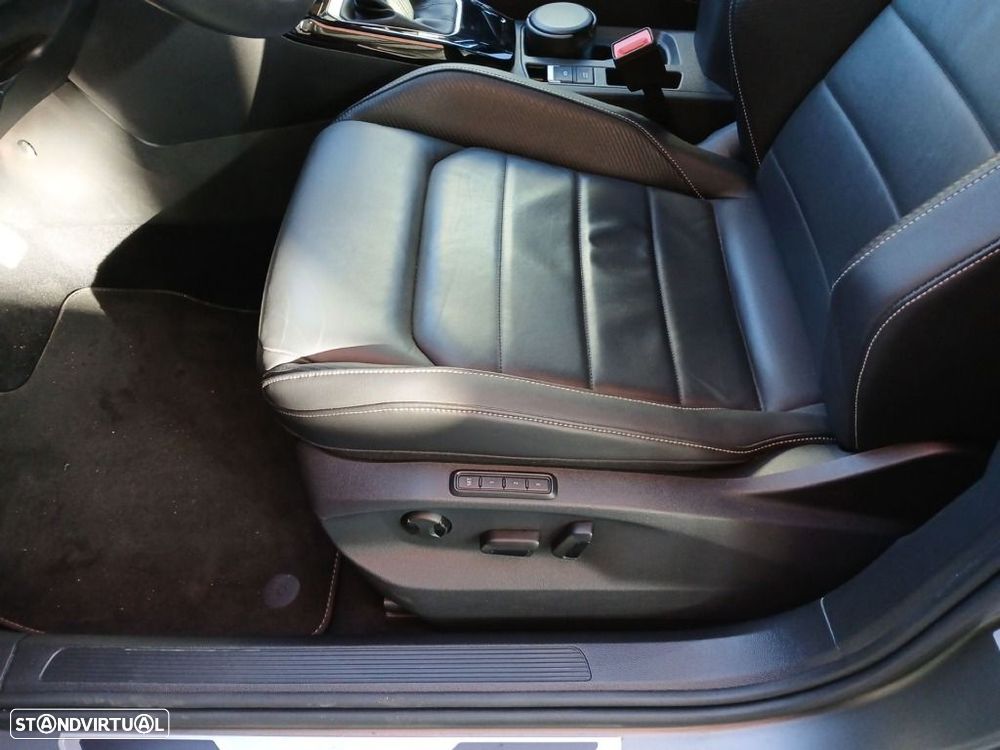 VW T-Roc 2.0 TDI R-Line DSG - 16