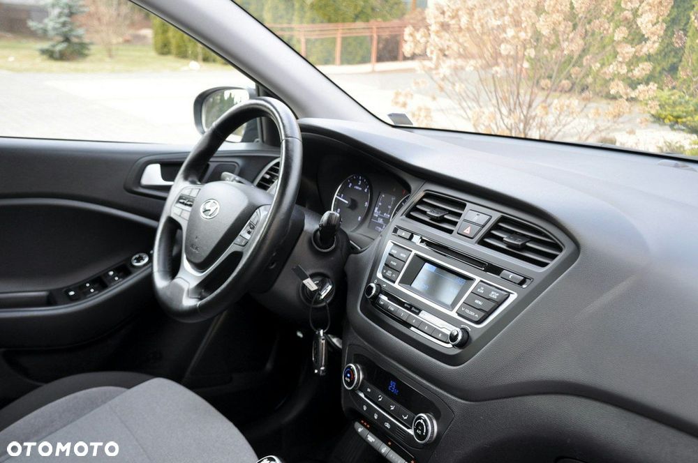 Hyundai i20 - 18