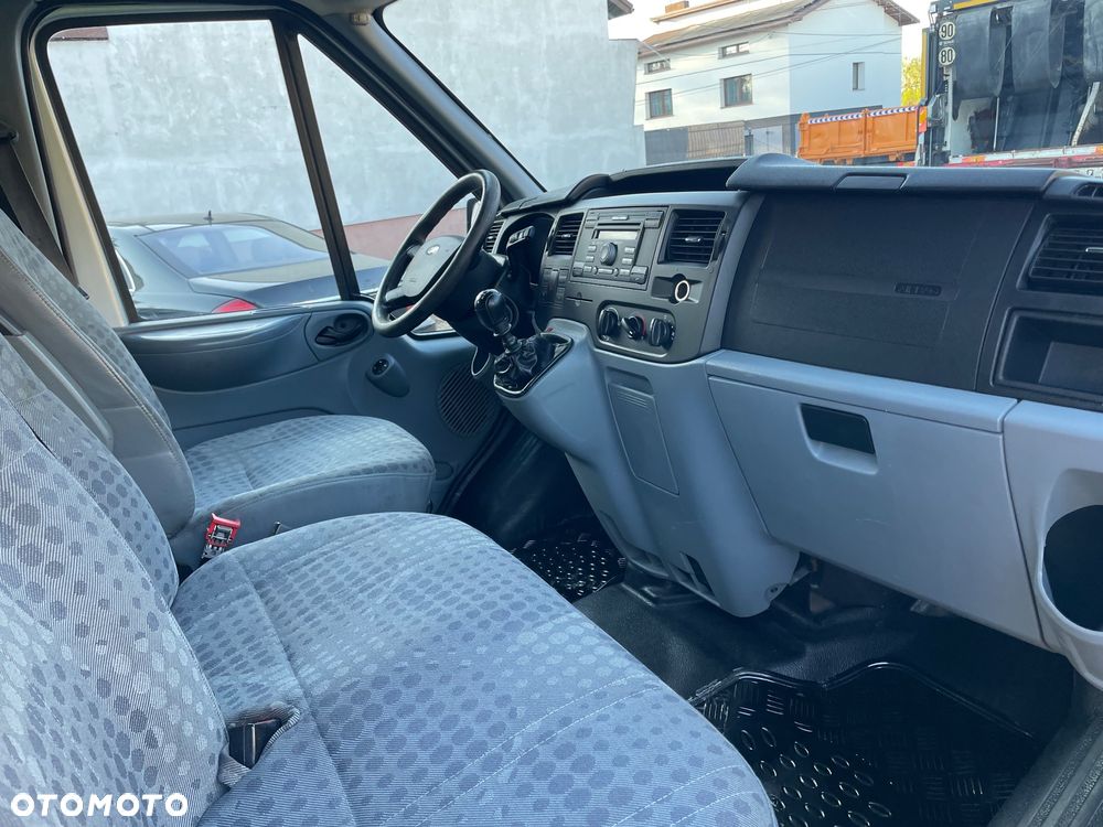 Ford Transit - 28