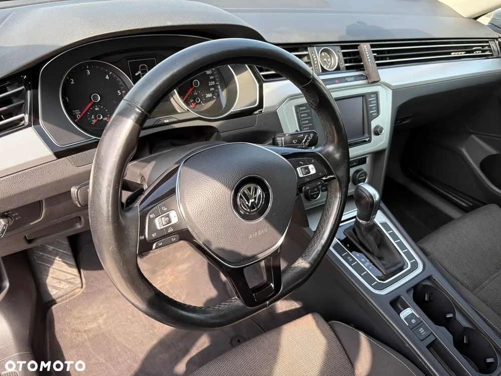 Volkswagen Passat Variant 2.0 TDI SCR DSG Comfortline - 9