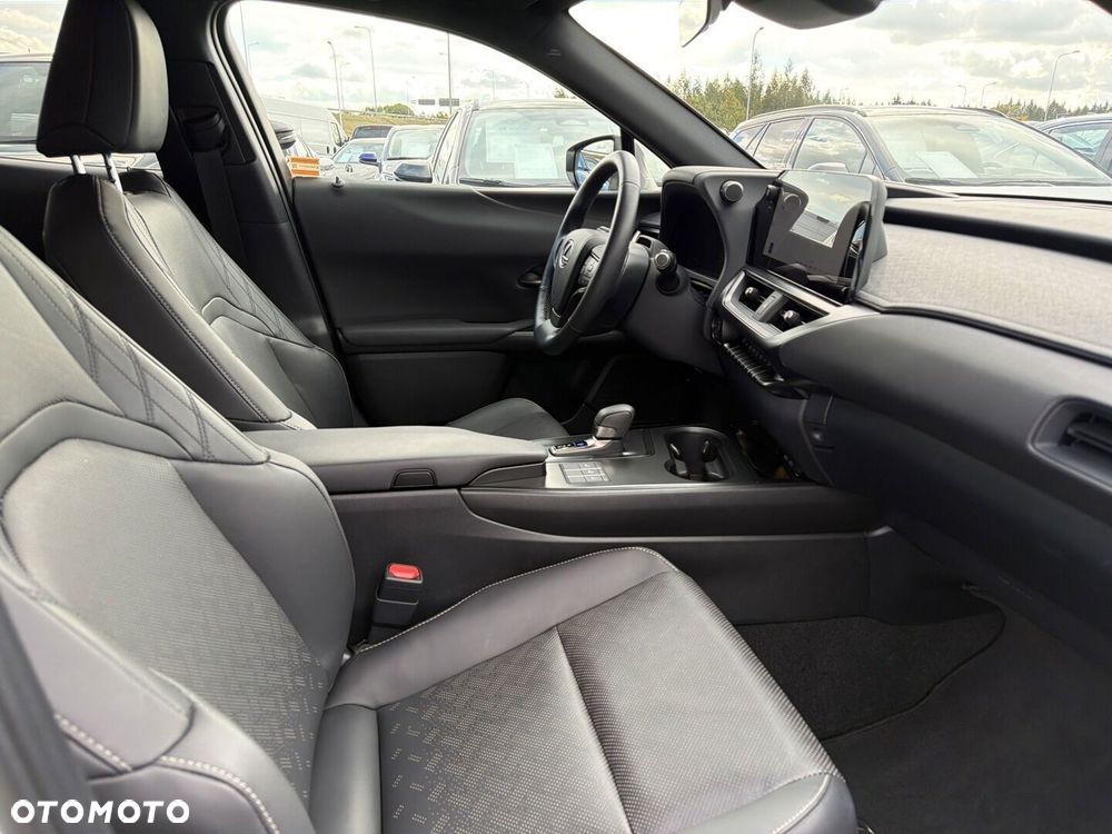 Lexus UX 300h Prestige - 9