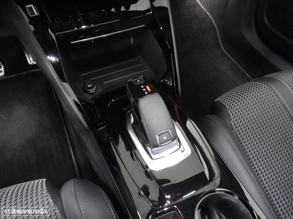 Peugeot 2008 1.2 PureTech GT Line EAT8 - 25
