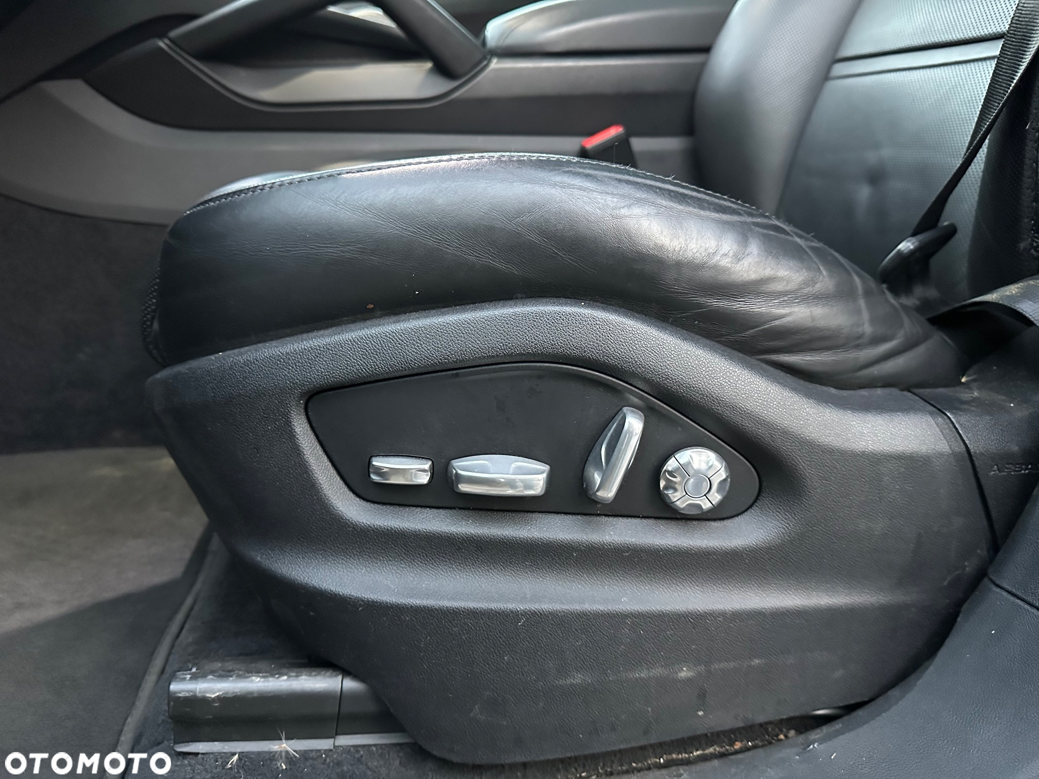Porsche Cayenne Coupe E-Hybrid Platinum Edition - 11