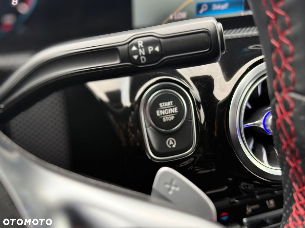 Mercedes-Benz CLA 200 7G-DCT AMG Line - 24