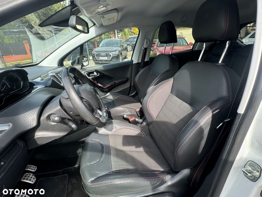 Peugeot 208 PureTech 110 Stop & Start Allure - 12