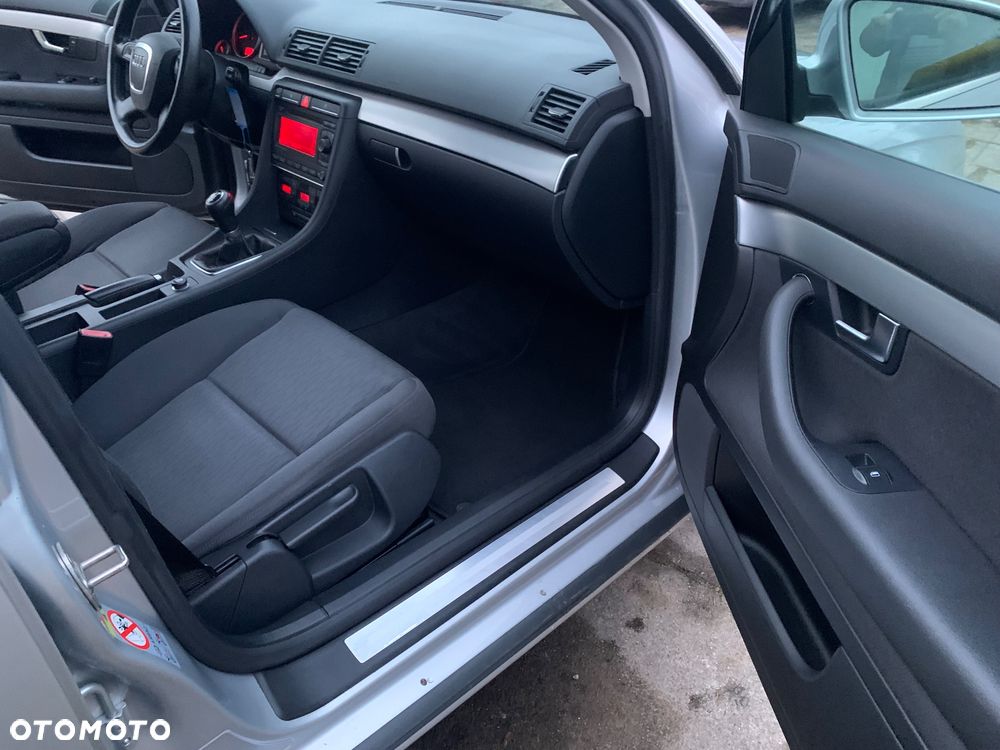 Audi A4 Avant - 16