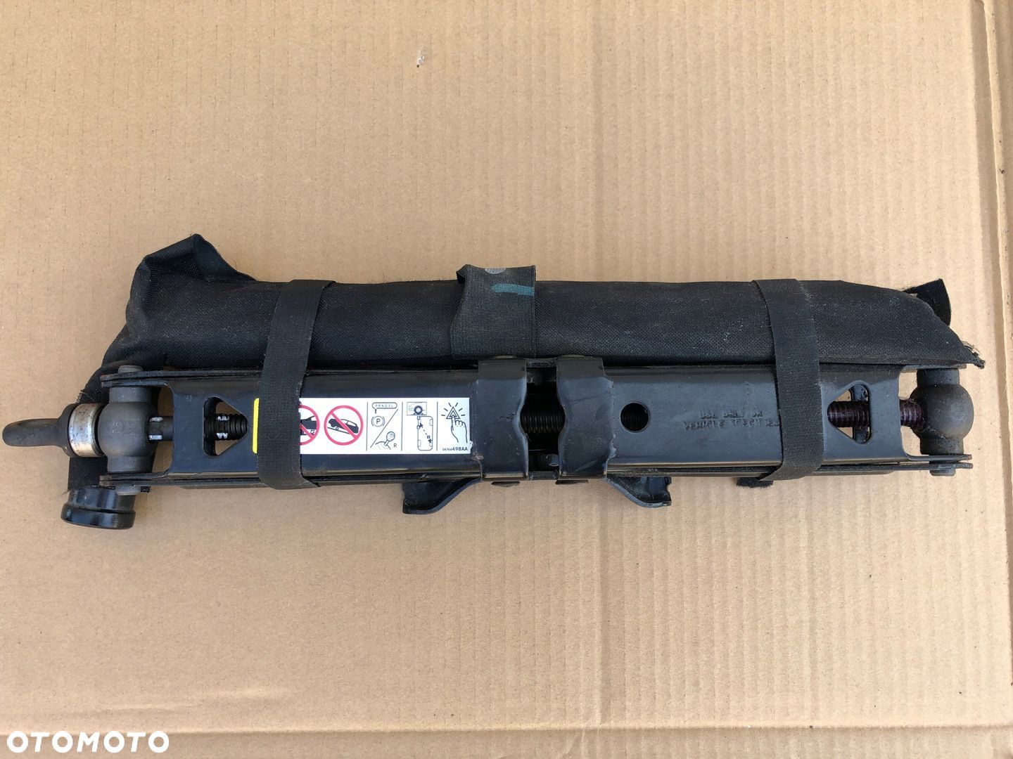 DODGE RAM 1500 V 19 2019-2024 LEWAREK PODNOSNIK KLUCZ - 1