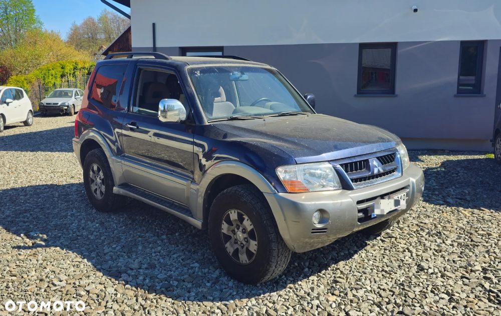 Mitsubishi Pajero - 4