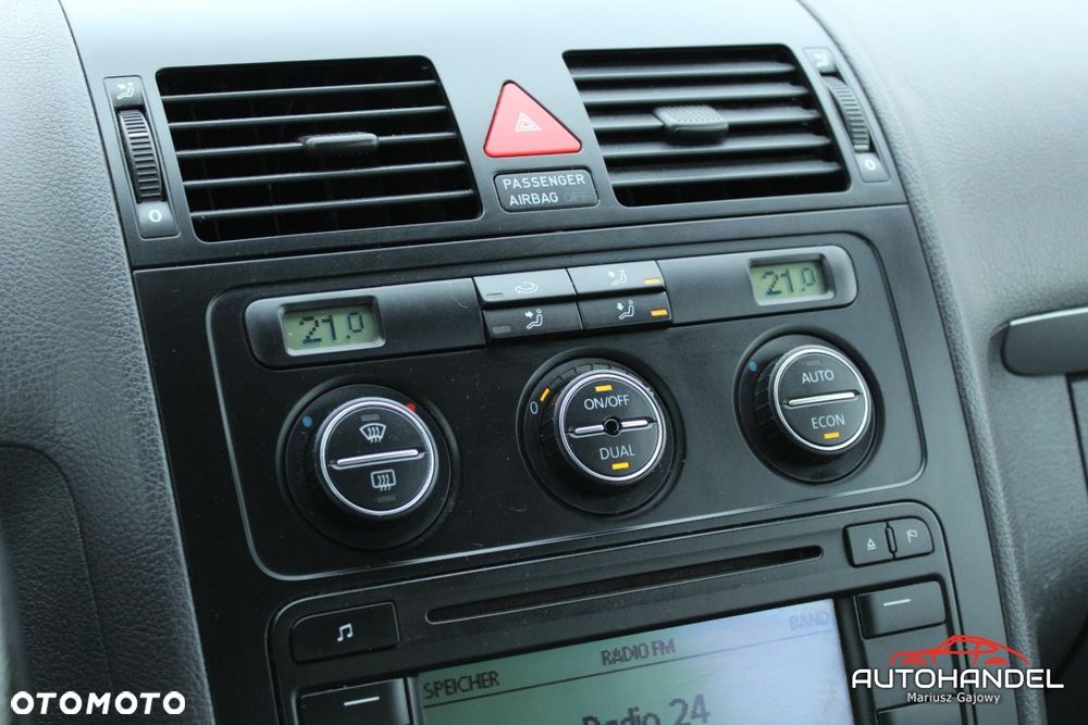 Volkswagen Touran - 12