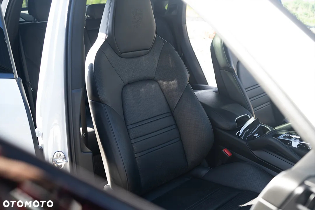 Porsche Cayenne Coupe Platinum Edition - 22