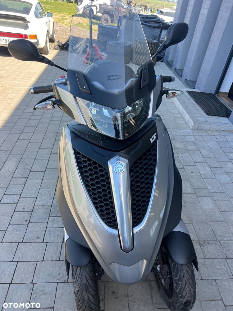 Piaggio MP-3 - 10