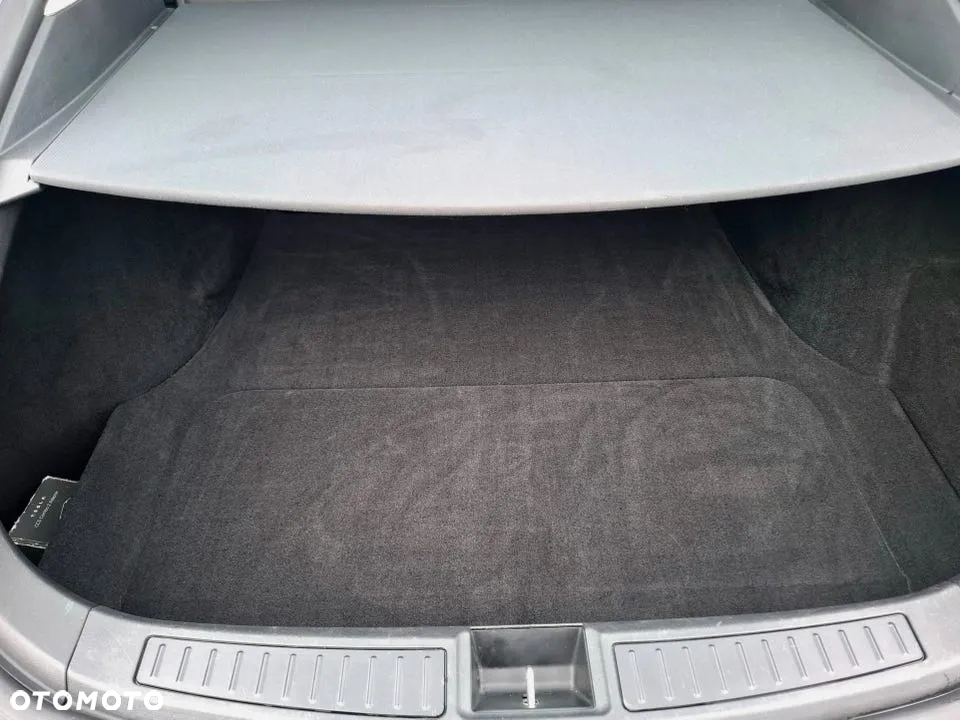 Tesla Model S - 18
