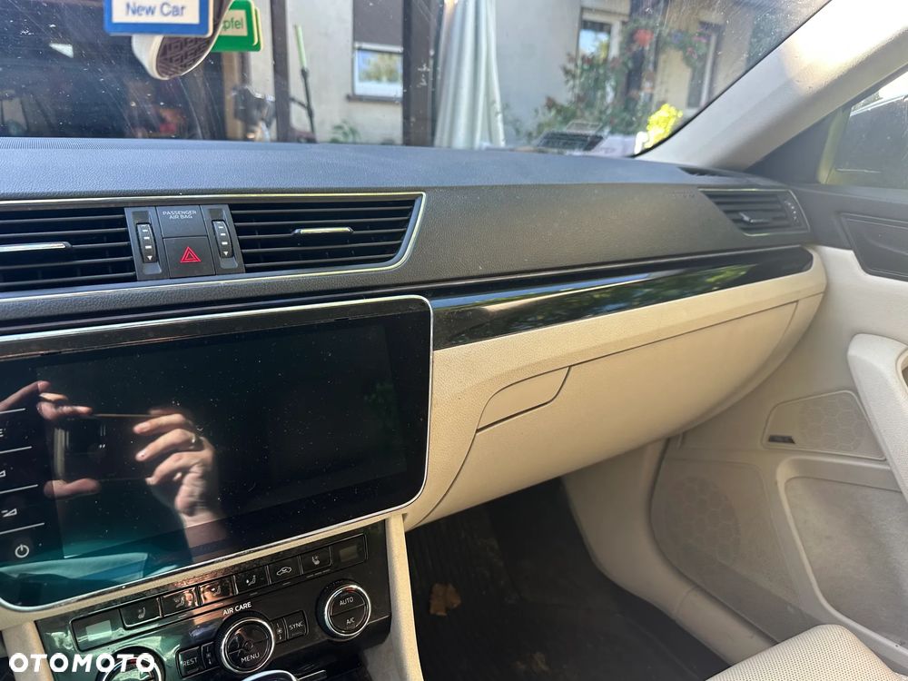 Skoda Superb 2.0 TDI L&K DSG - 24