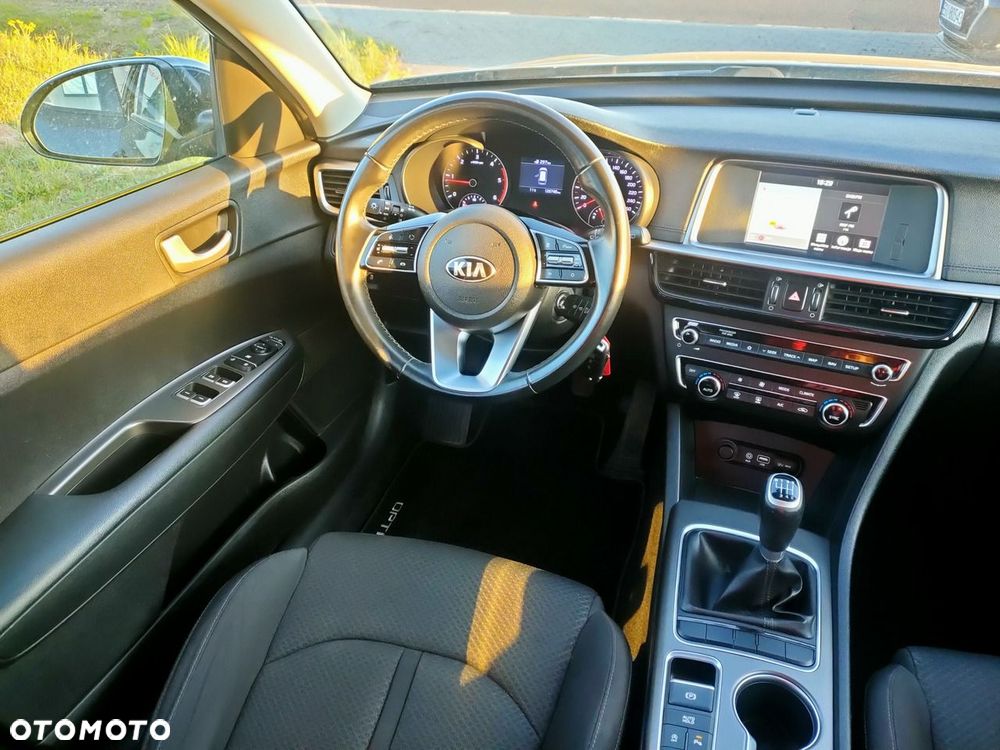Kia Optima - 36