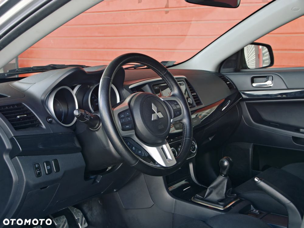 Mitsubishi Lancer Evolution Standard - 5