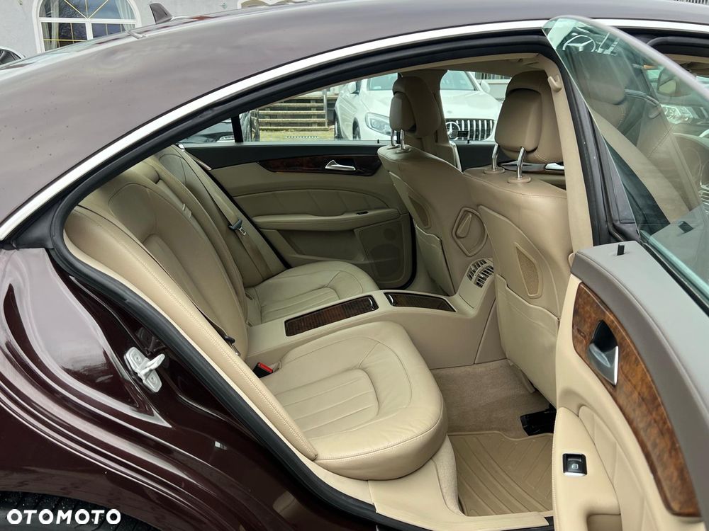 Mercedes-Benz CLS 350 CDI 4-Matic BlueEff - 12