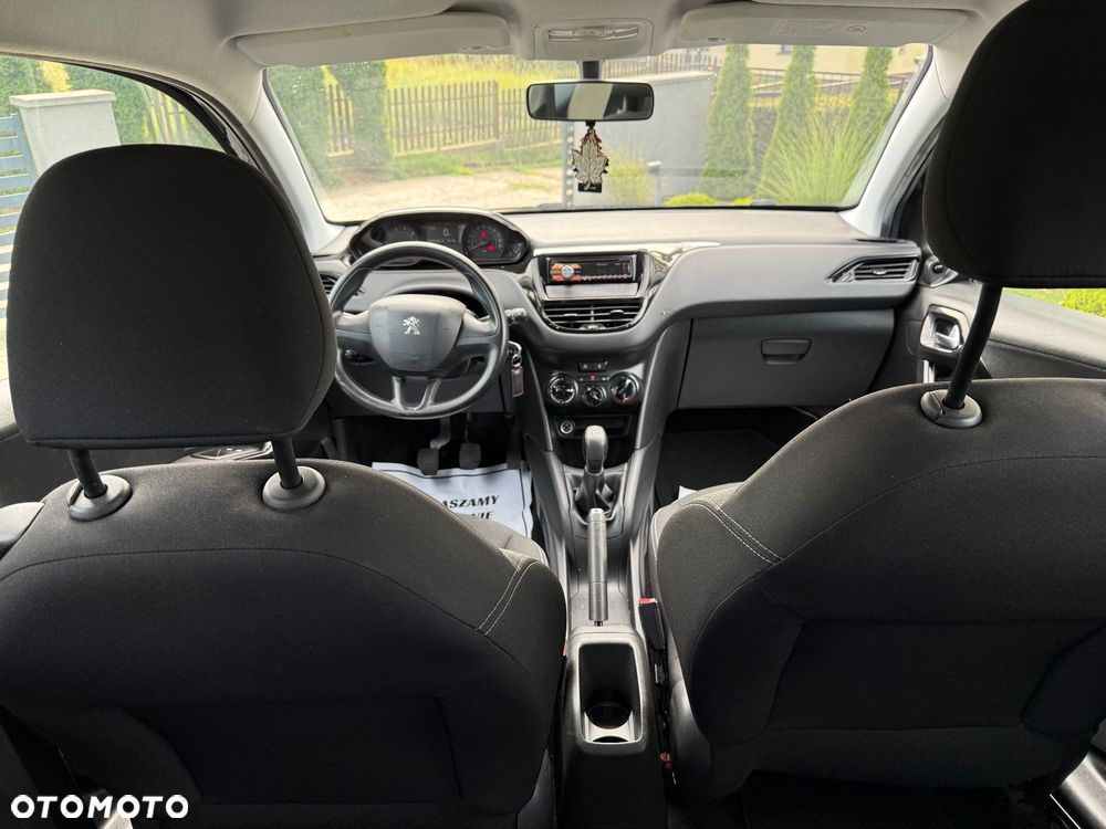 Peugeot 208 - 11