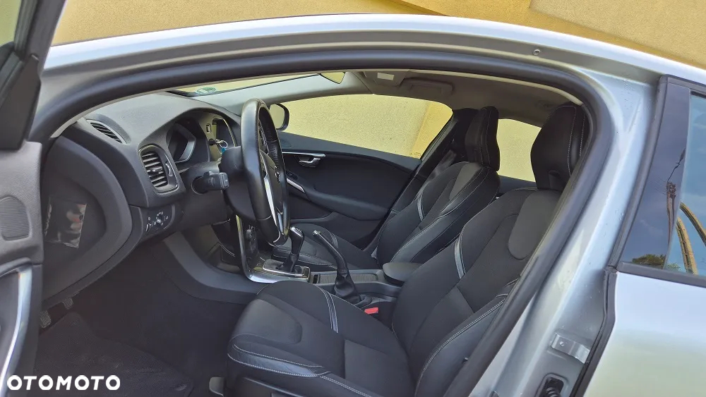 Volvo V40 D2 Momentum - 8