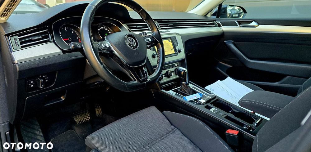 Volkswagen Passat 1.6 TDI (BlueMotion Technology) DSG Comfortline - 29