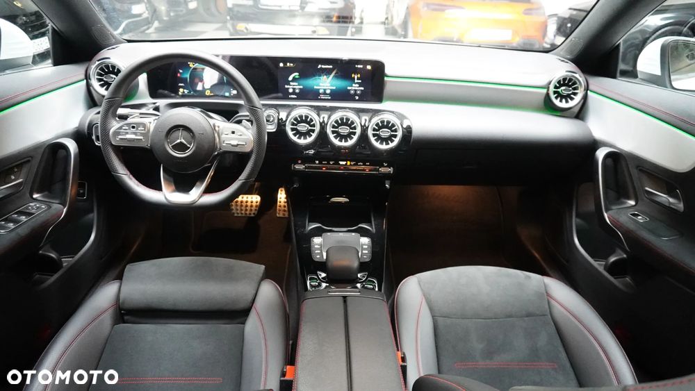 Mercedes-Benz CLA 200 AMG Line 7G-DCT - 7