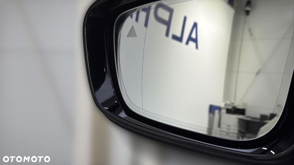 BMW Seria 3 318d mHEV - 32