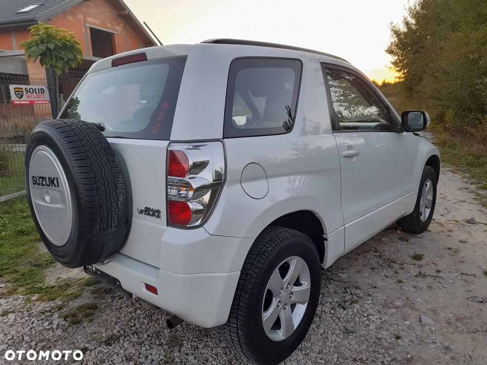 Suzuki Grand Vitara 1.6 Black&White - 10