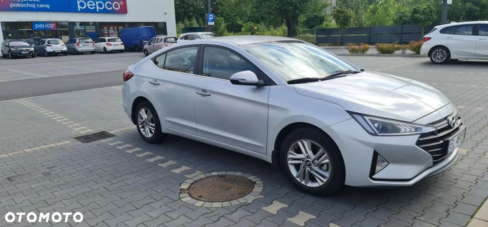Hyundai Elantra 1.6 Comfort - 2