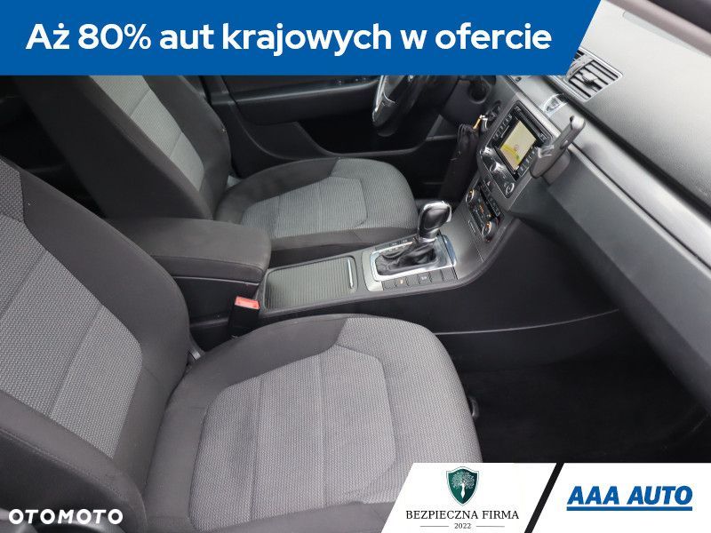 Volkswagen Passat Variant - 11