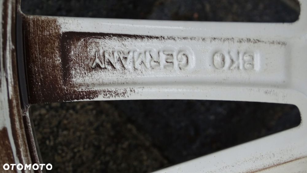 renault twingo iii - felga 6jx16 4x100 et50 - 12