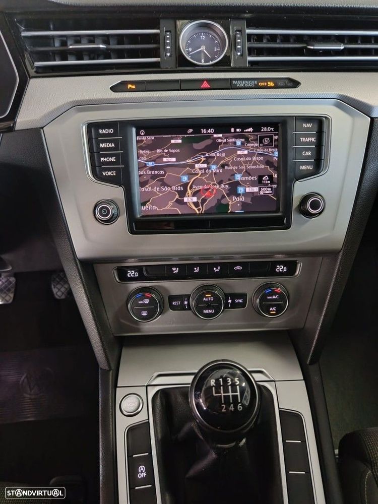 VW Passat Variant 1.6 TDI Confortline - 20
