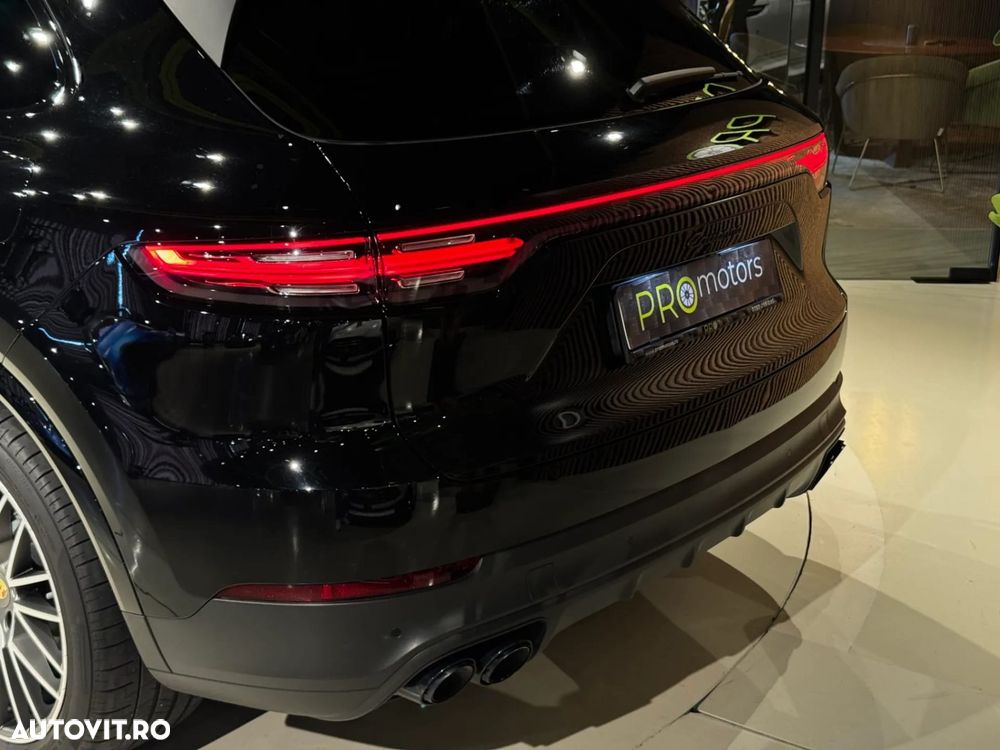 Porsche Cayenne - 6