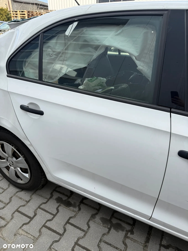 SKODA RAPID LIFTBACK LF9E DRZWI PRAWE TYŁ TYLNE KOMPLETNE