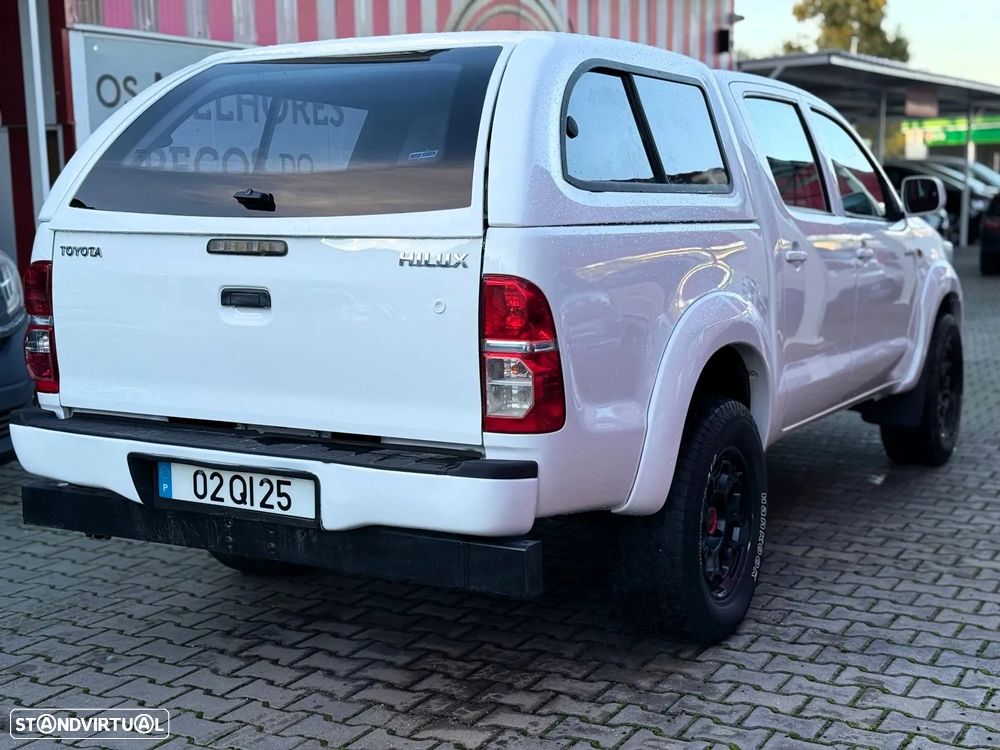 Toyota Hilux - 2