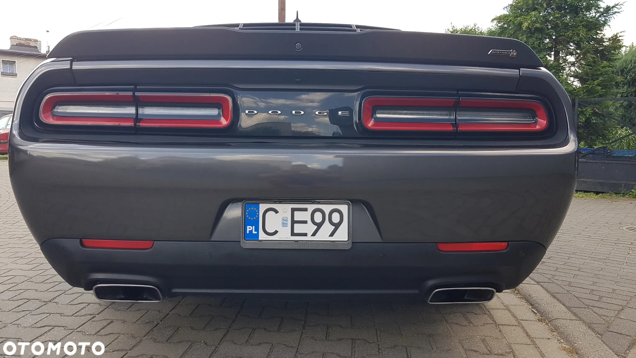 Dodge Challenger - 4