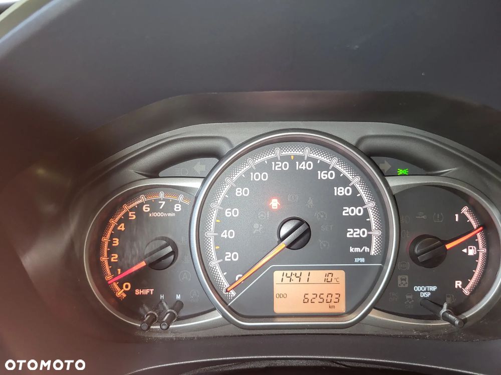 Toyota Yaris 1.33 Active EU6 - 19