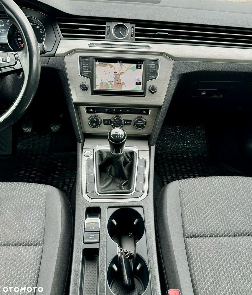 Volkswagen Passat - 20