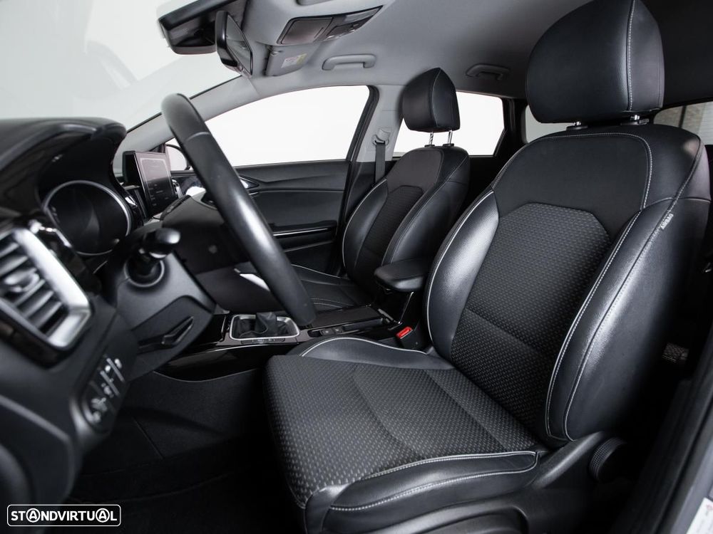 Kia Ceed - 8