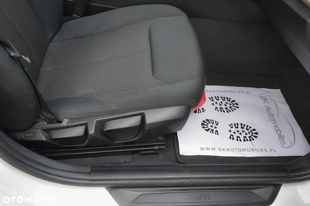 BMW Seria 1 116i - 26
