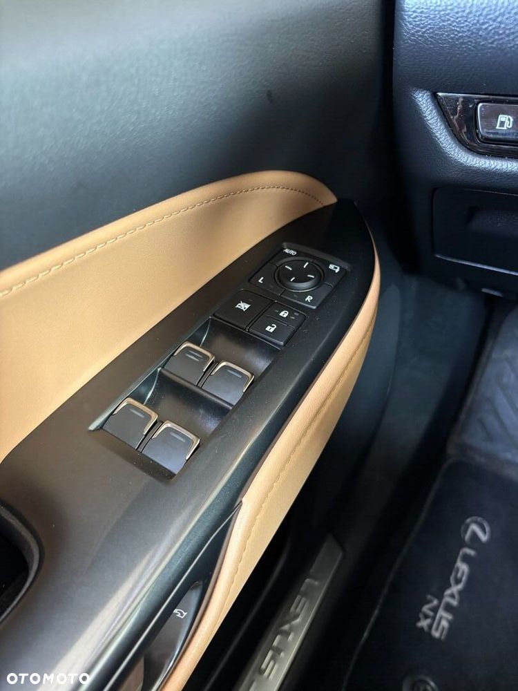Lexus NX 350h Prestige 2WD - 16
