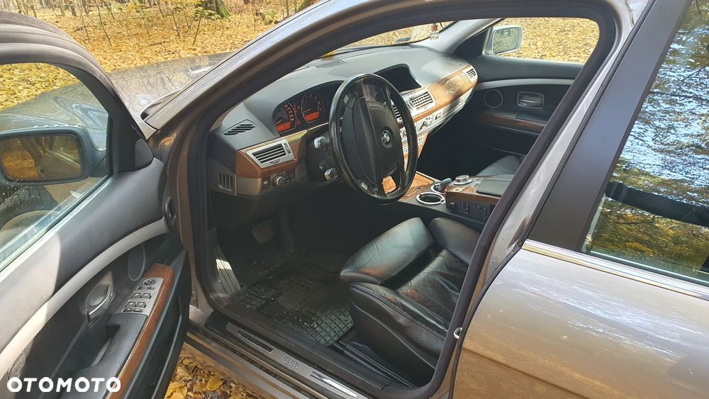 BMW Seria 7 740i - 14