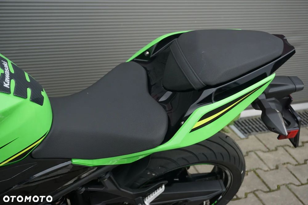 Kawasaki Ninja 400 - 22