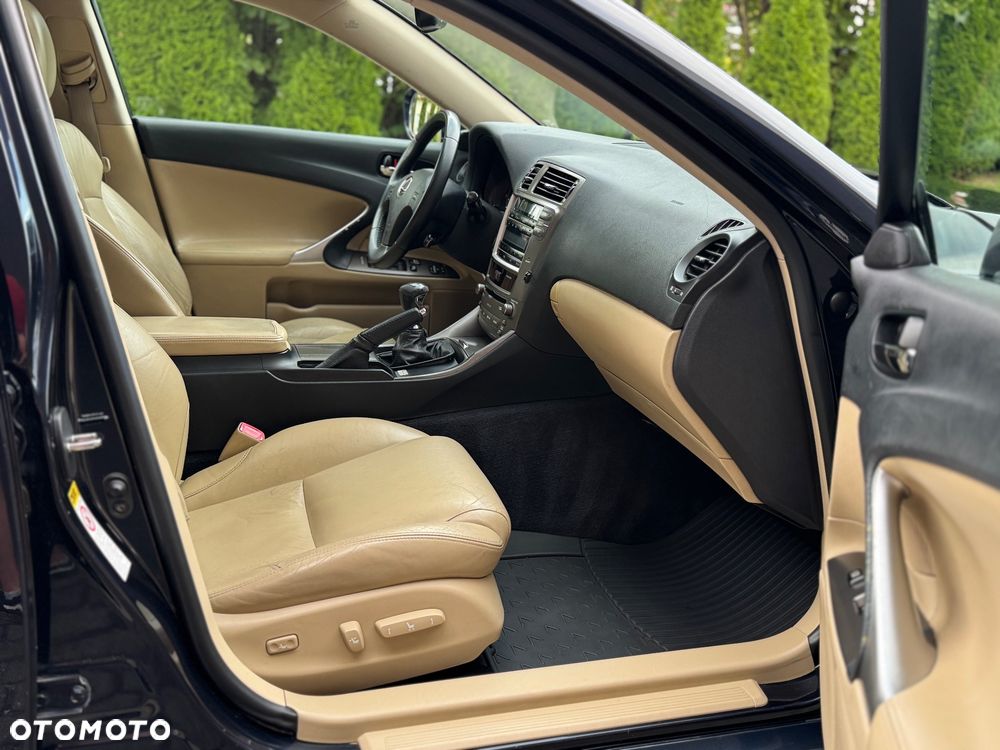 Lexus IS 250 Sport - 18