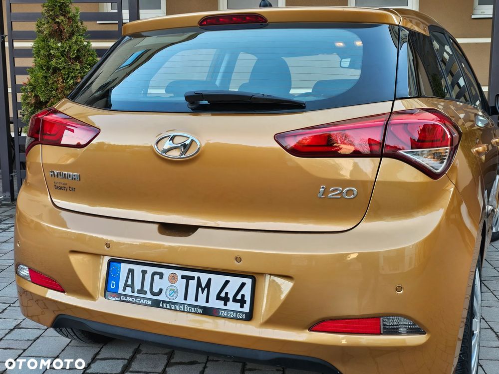 Hyundai i20 1.2 YES Gold - 28