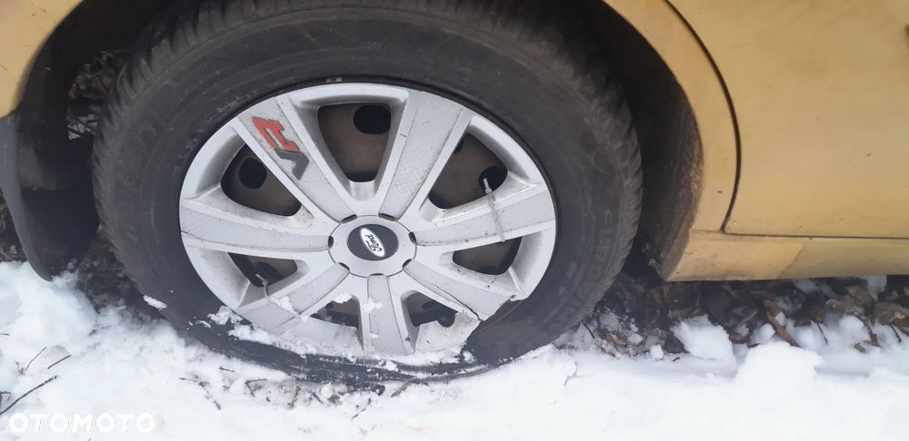 Ford Focus 1.6 Ghia - 19