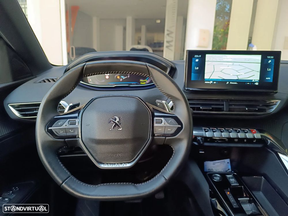Peugeot 3008 1.2 Hybrid Allure e-DCS6 - 16
