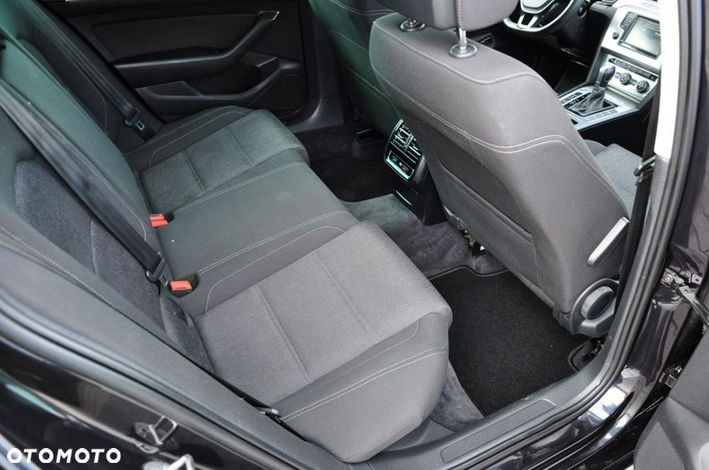 Volkswagen Passat Variant 2.0 TDI BMT Highline - 27