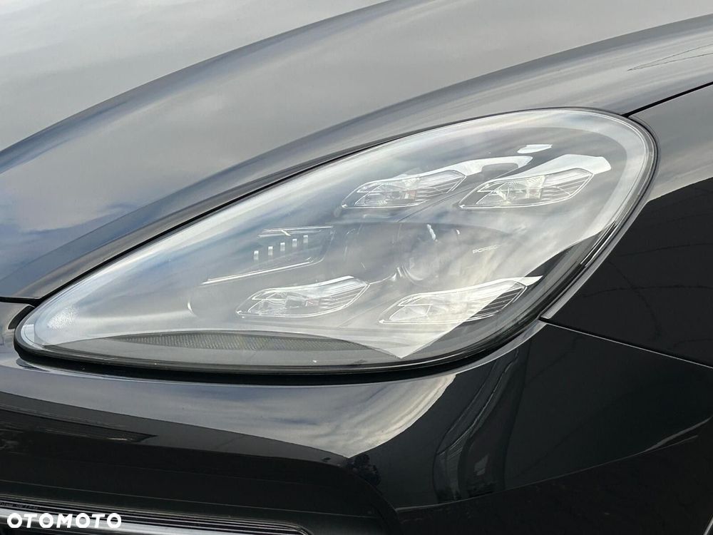 Porsche Cayenne S - 38